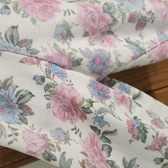 LoveShackFancy - Picture 3 of 4